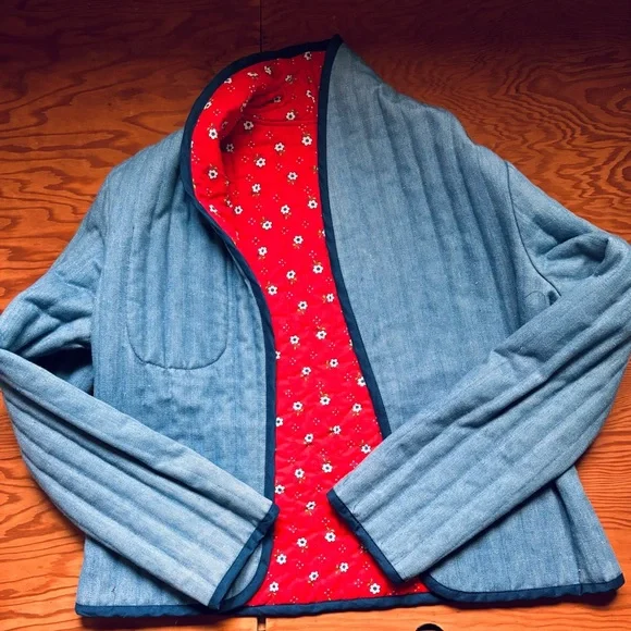 Vintage, reversible, Floral Red, quilted coat ✨ - Picture 2 of 2